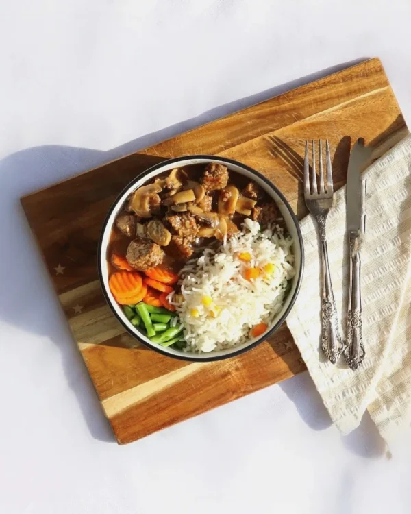 Beef Stroganoff with rice, beans, carrots